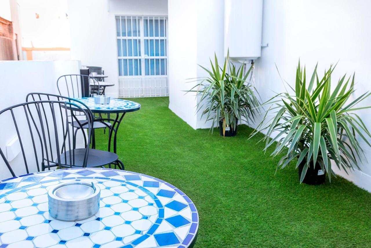 Downtown Apartment With Private Terrace & Jacuzzi Seville Exterior photo