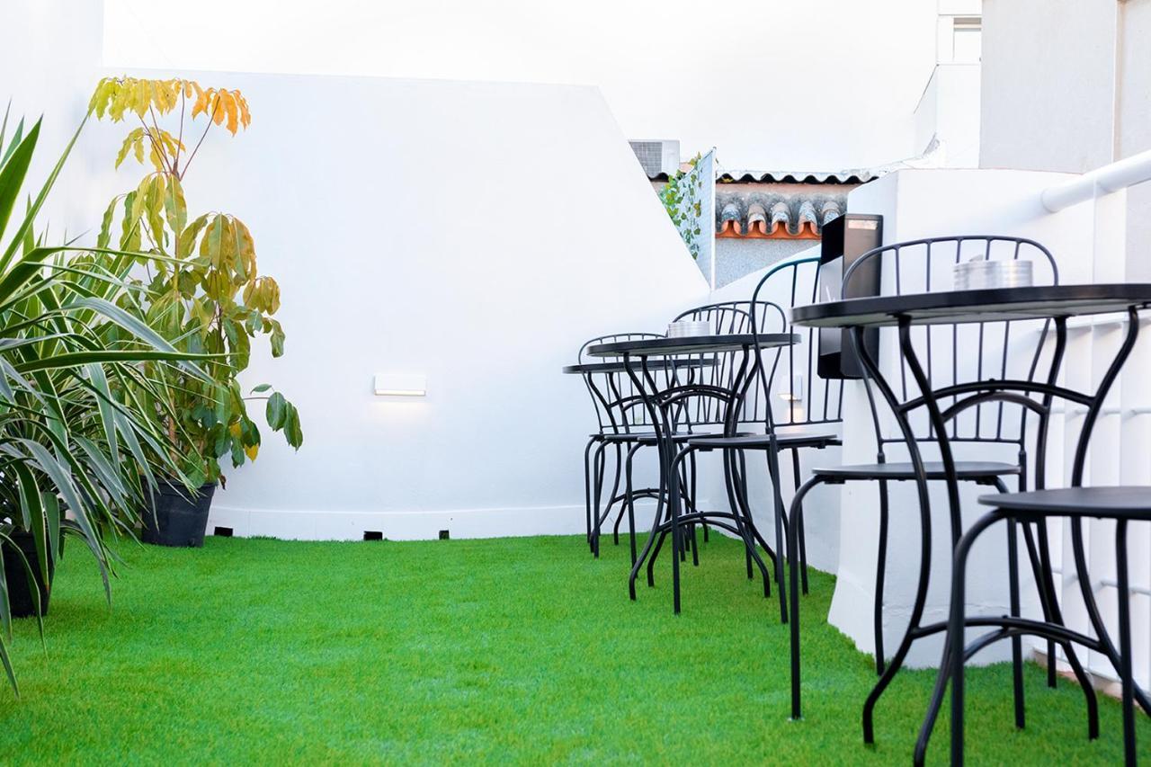 Downtown Apartment With Private Terrace & Jacuzzi Seville Exterior photo
